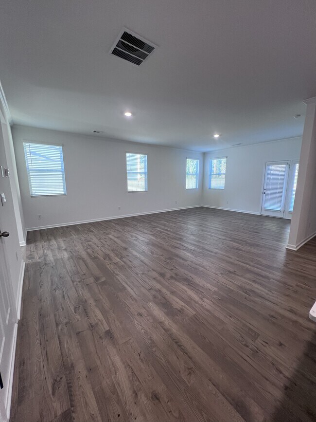 Building Photo - 6092 Knickerbocker Street