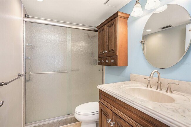 Building Photo - 600 Summerhill Ct