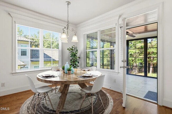 Building Photo - Lease OR Lease to Own