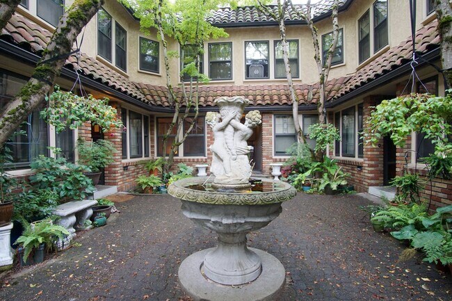 Building Photo - Stunning 1930s Townhouse in Spanish-style ...