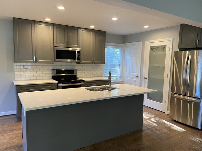 Kitchen - 27824 Rexford Rd