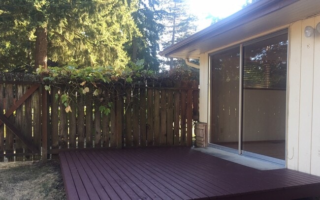 Building Photo - Beautifully Refinished 4BR 2BA Home on Lar...