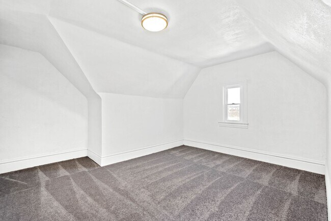 Building Photo - Stunning 2 bedroom home in Homestead available June 15!