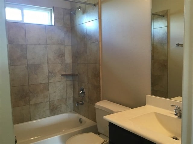 Building Photo - 19554 Plantation Cove Ln