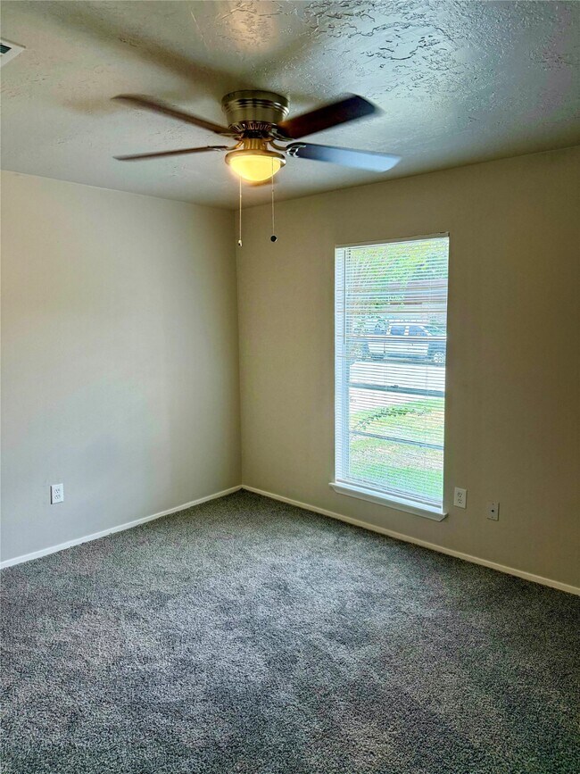 Building Photo - 3507 Almondwood Dr