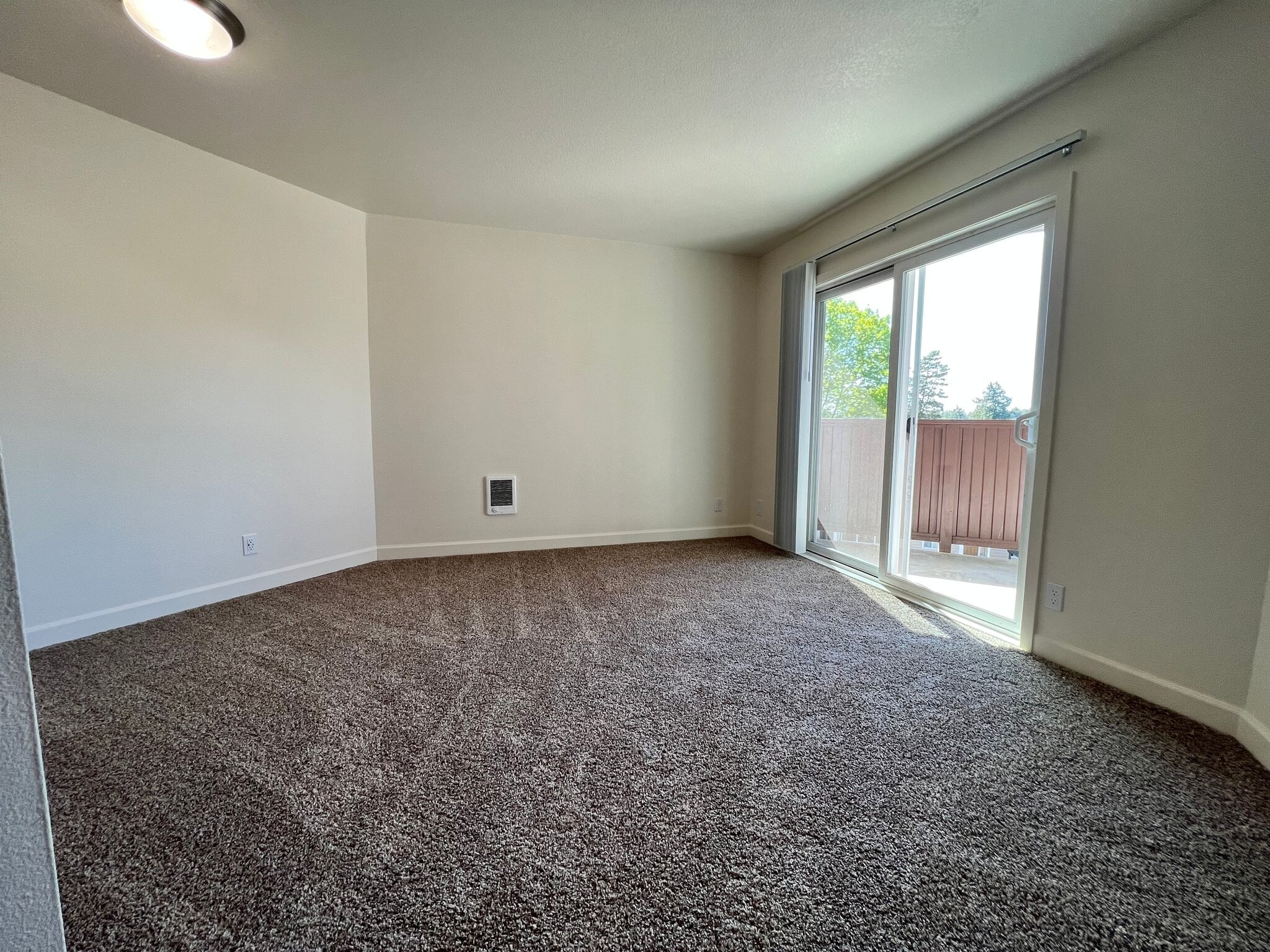 Building Photo - 8585 SW Canyon Ln