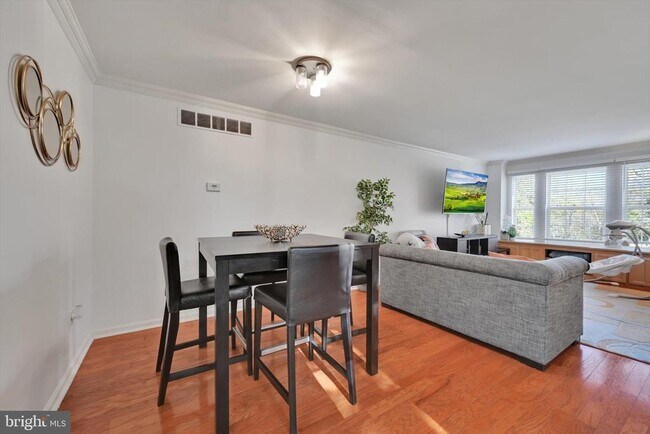 Building Photo - 106 Brookside Dr