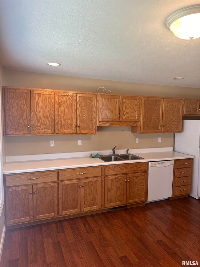 Building Photo - 2805 Cronin Dr