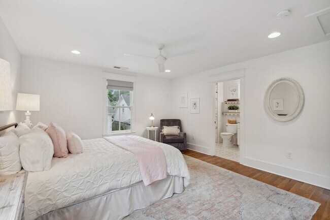 Building Photo - 1226 Adams St