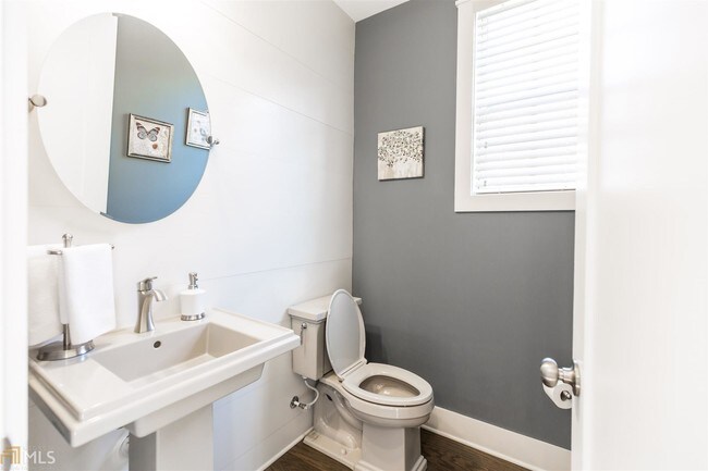 Building Photo - 3348 Turngate Ct