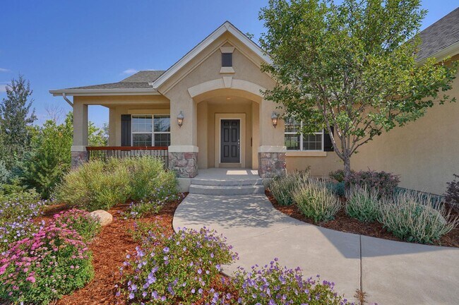 Building Photo - Beautiful Ranch Style Home in District 20-...