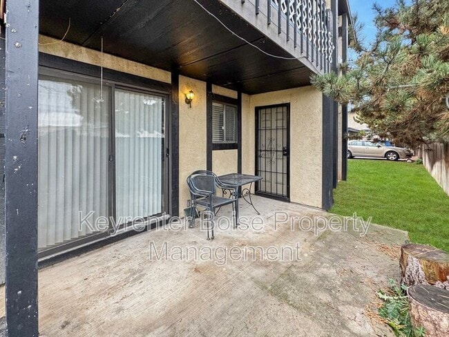 Building Photo - 7066 W Colehaven Ln