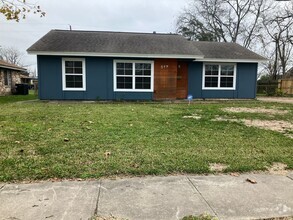 Building Photo - Charming 3BR House in Humble