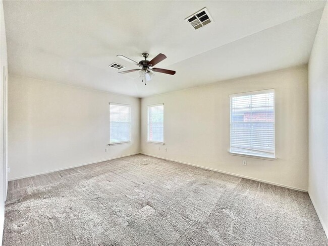Building Photo - 2221 Pearson Way