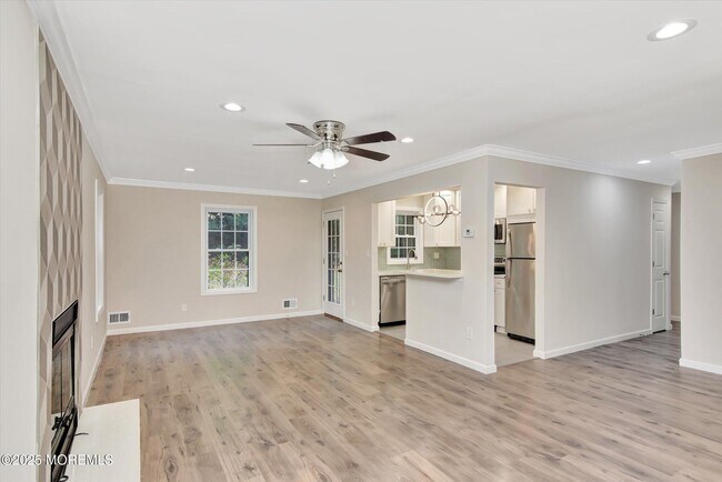 Building Photo - 1508 Wellington Pl