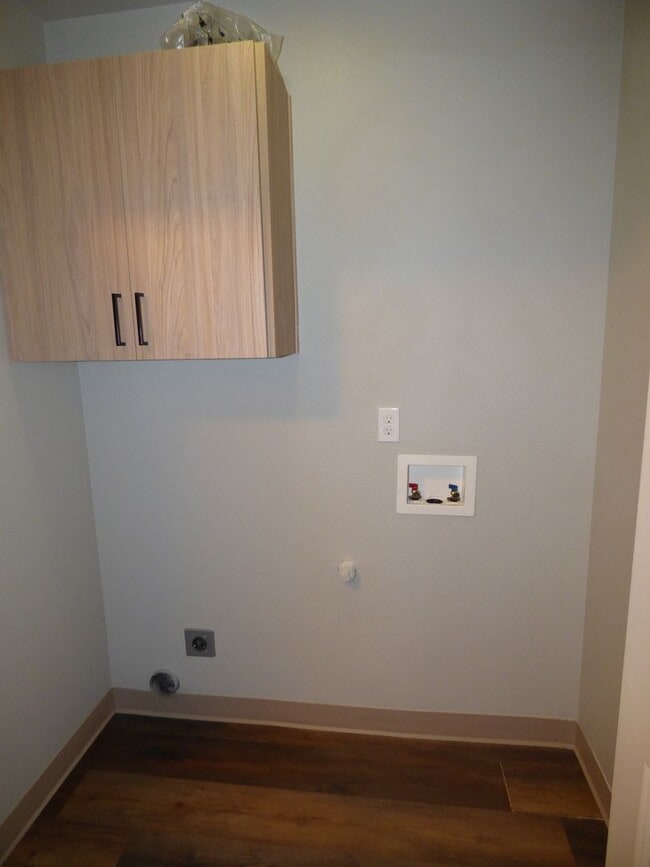 Building Photo - 3576-3578 Fisher Ct NE Salem, OR 97305