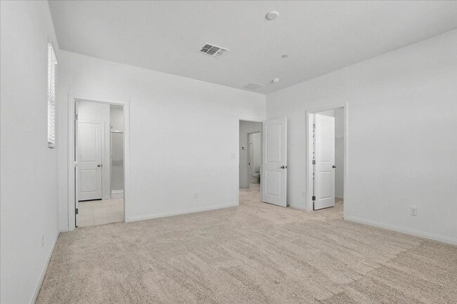 Building Photo - 72 Hornbeck Ln