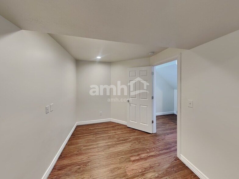 Building Photo - 2436 2940 W