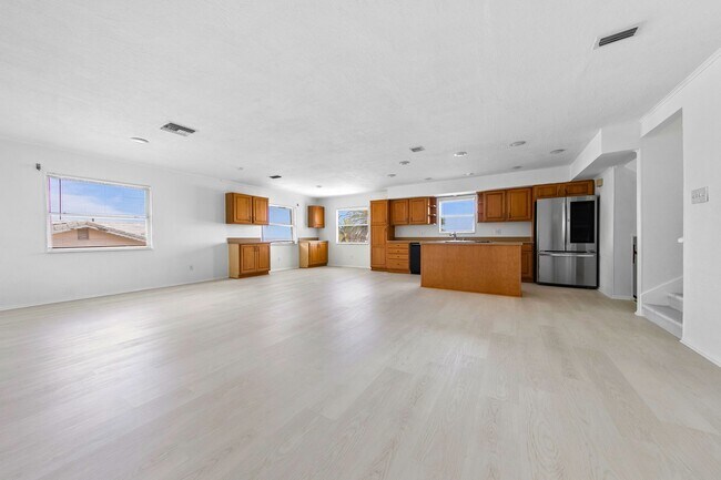 Building Photo - 7810 S Tropical Trail