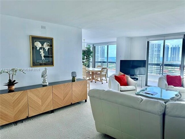 Building Photo - 3500 Mystic Pointe Dr