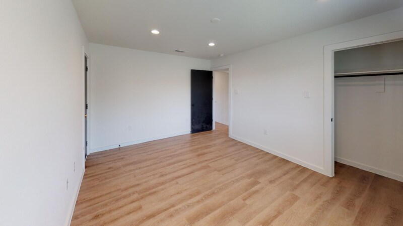 Building Photo - 5103 Live Oak St