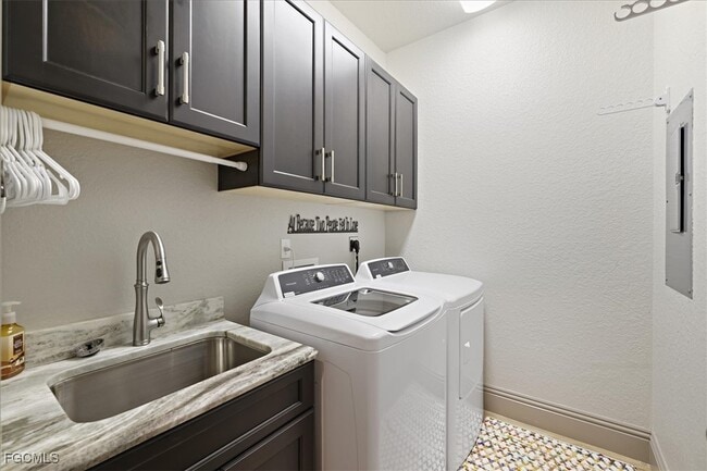 Building Photo - 4235 SE 20th Pl