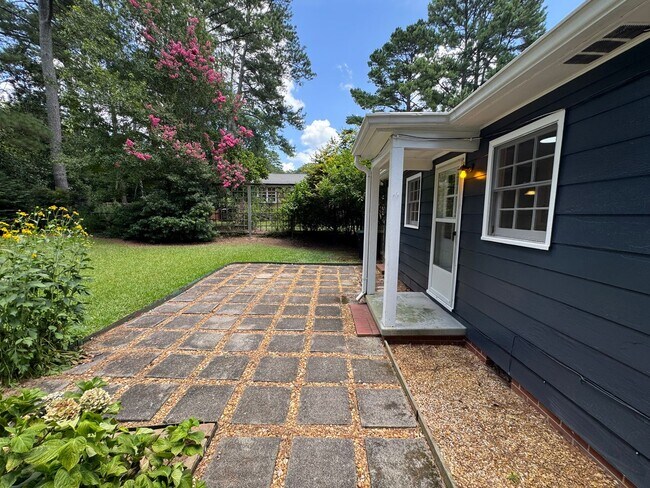 Building Photo - Cozy 2/1 Cottage in Rockridge Heights- $1,650