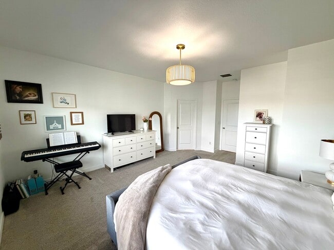Building Photo - 4416 W Glendon Dr