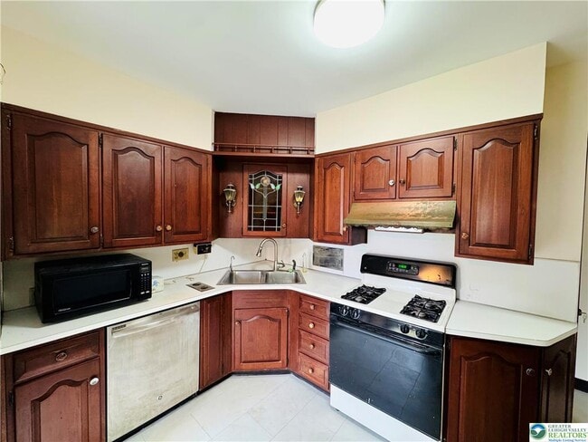 Building Photo - 2619 Broad St