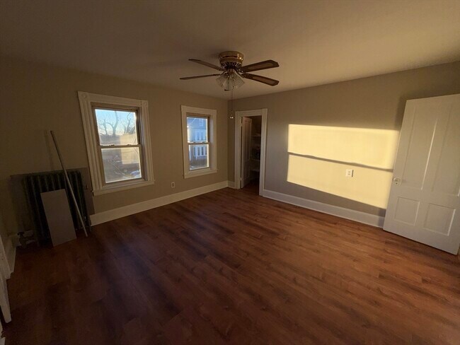 Building Photo - 19 Forest St