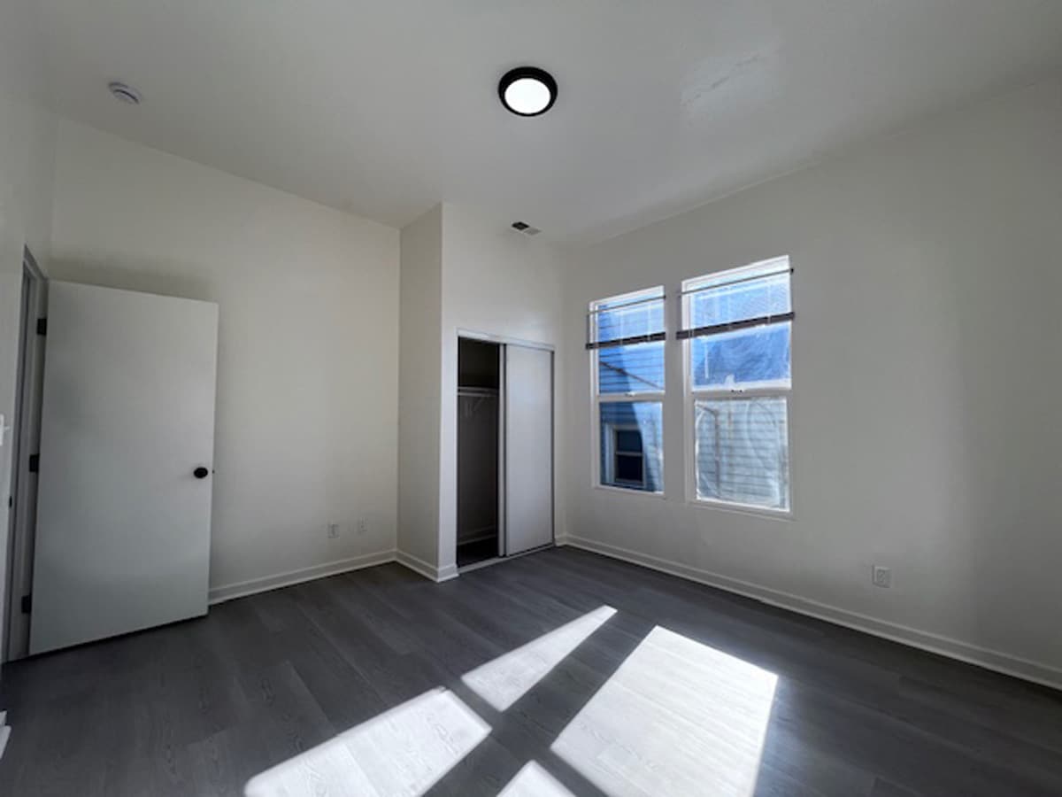 Building Photo - 1039 Peralta St