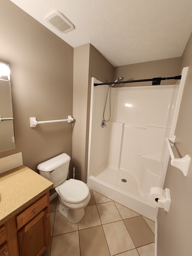 Building Photo - 5716 Hascall St