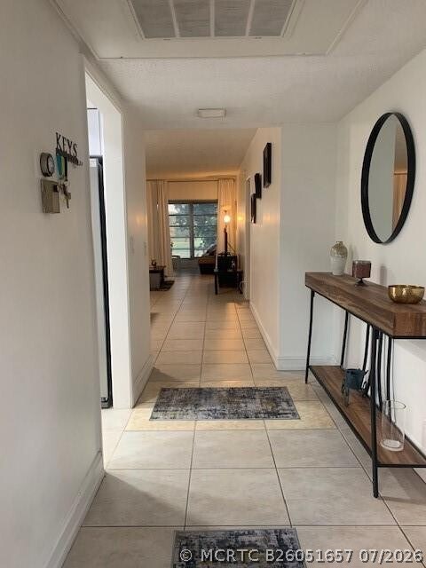 Building Photo - 2850 N Palm Aire Dr