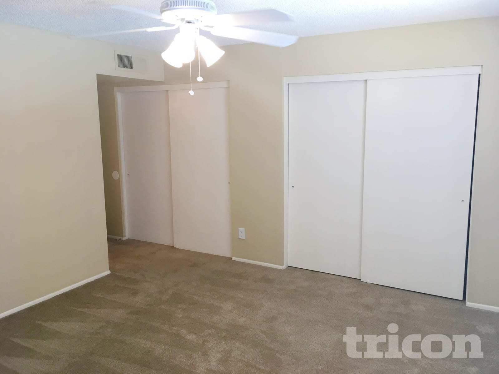 Building Photo - 5819 W Grovers Ave