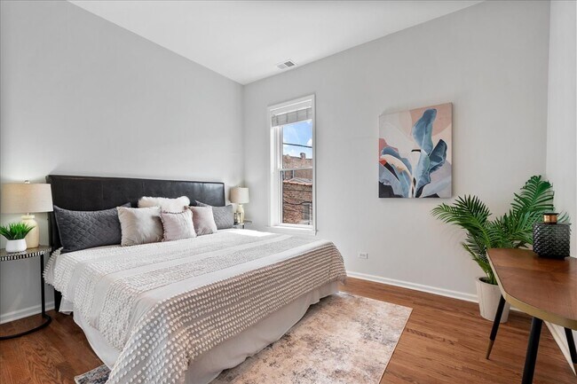 Building Photo - 217 S Bell Ave