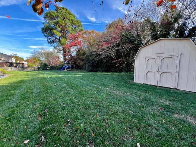 Building Photo - Beautiful All-Brick Ranch in the Heart of ...