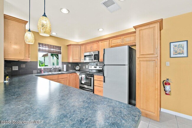 Building Photo - 201 St Lucie Ln