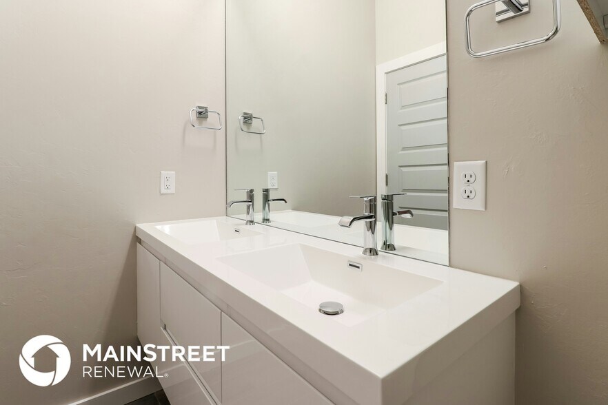 Building Photo - 11351 Paradise Out Ln