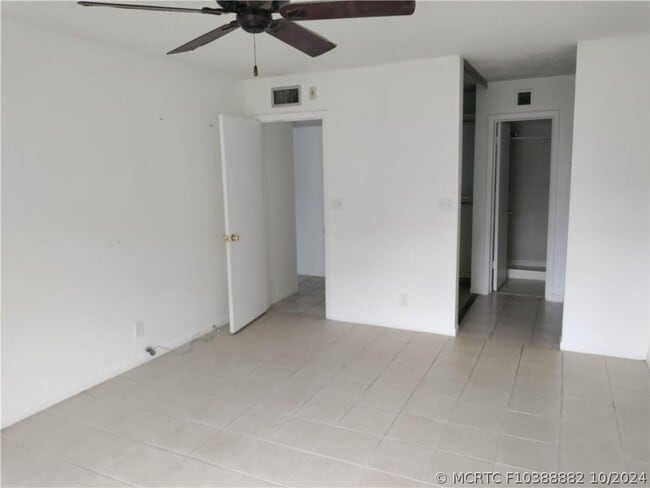 Building Photo - 3050 NW 42nd Ave