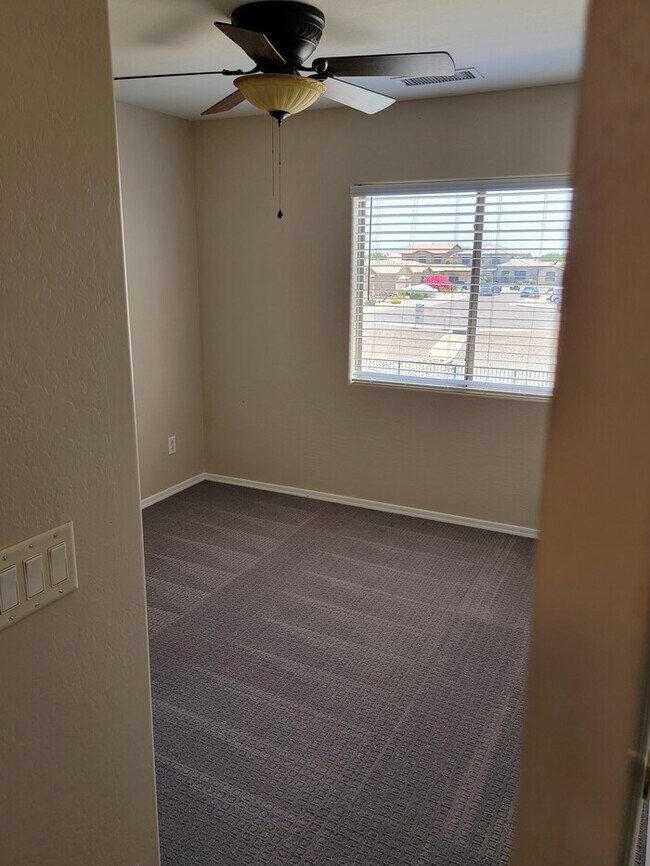Building Photo - Amazing 4-Bedroom, 3-Bathroom home For Rent in Laveen!!