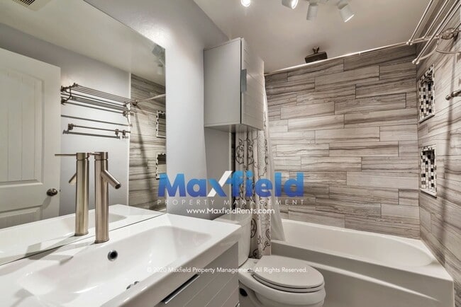 Building Photo - Draper Townhouse - 4 BD 3.5 BA 2 GA