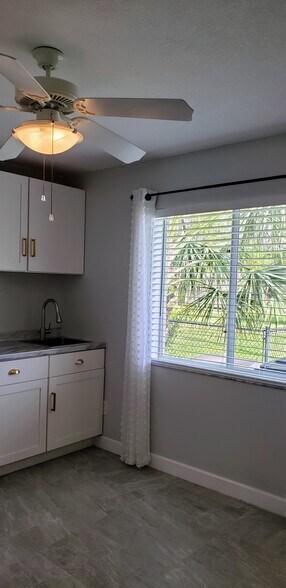 Building Photo - 5122 Lady Slipper Ave
