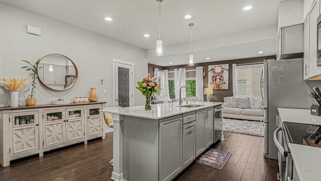 Building Photo - Modern Corner Townhome with Split AC & 2-Car Garage Near Alderwood Mall