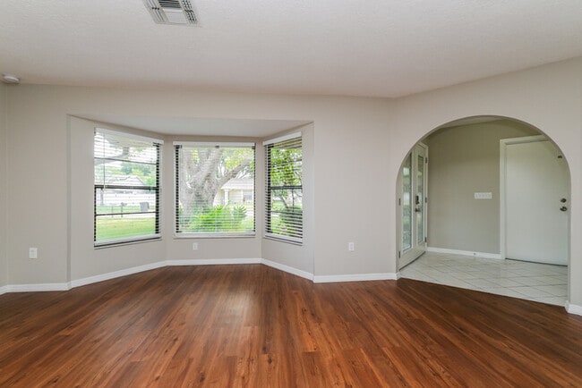 Building Photo - 5041 Circus Ln