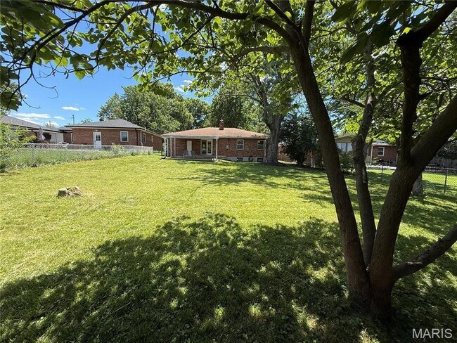 Building Photo - 6321 Monterey Dr