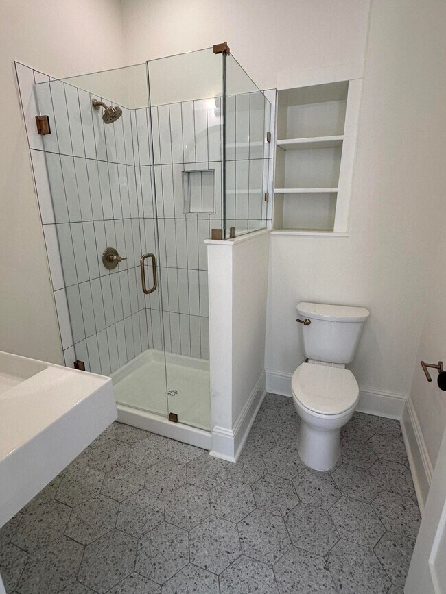 Building Photo - 307 W Main St