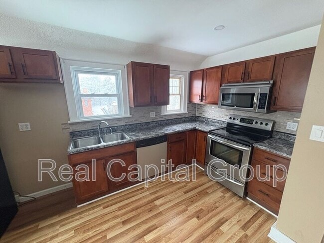 Building Photo - 873 Western Ave