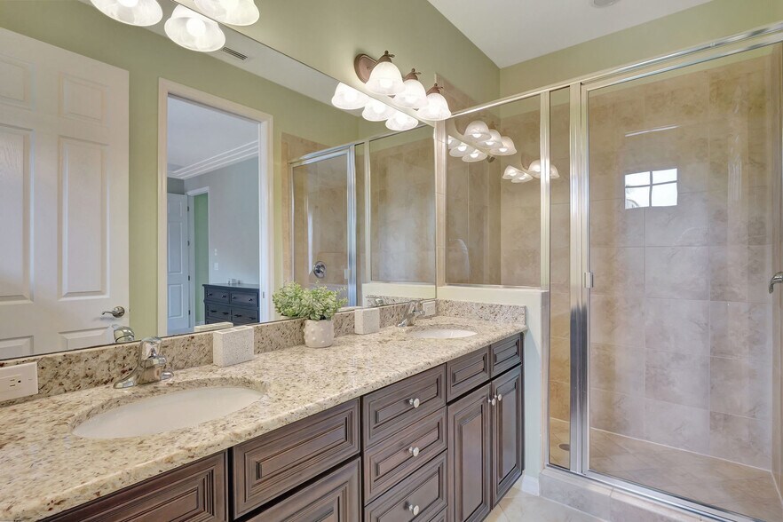 Building Photo - 8753 Melosia St