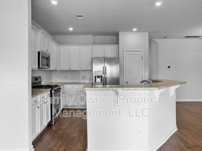 Building Photo - 209 Firewheel Ct