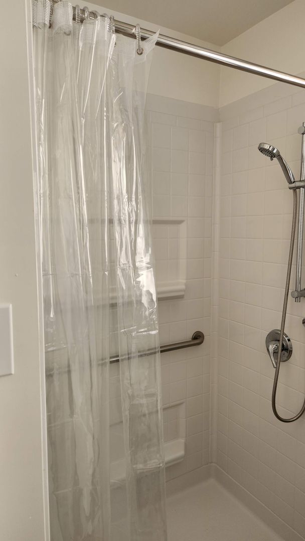 Building Photo - College Ave Apartment for Rent